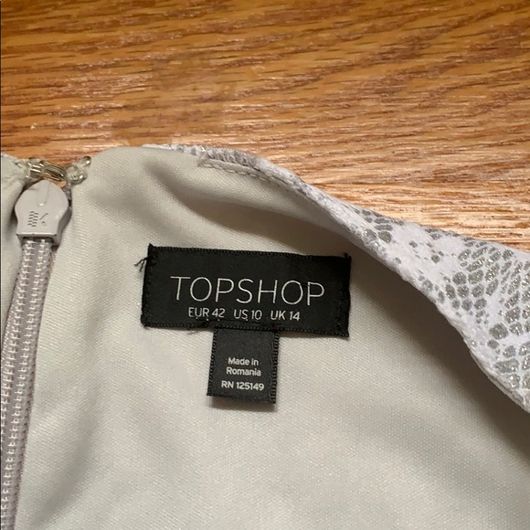 🌸Spring ready🌸 Sleeveless white/silver dress - Picture 4 of 4